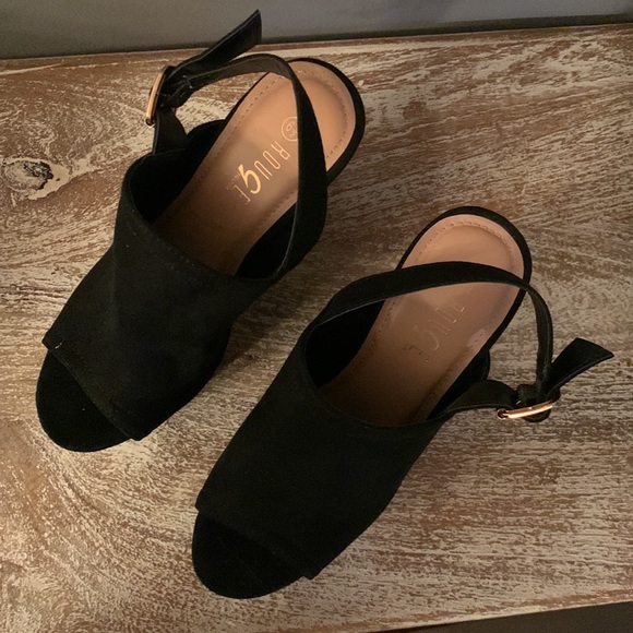 Women Black Wedges Size 6.5 - Picture 3 of 3